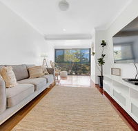 Island vista - Grafton Accommodation