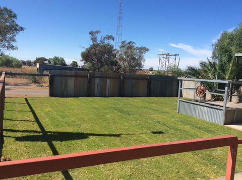 Ivanhoe Hotel Motel - Grafton Accommodation 1