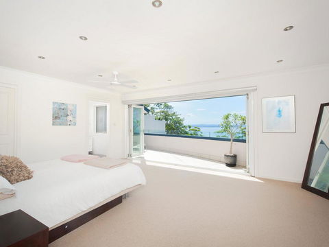 Jacaranda Blue @ Corlette - Grafton Accommodation 3