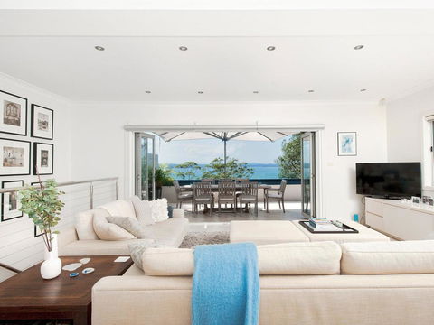 Jacaranda Blue @ Corlette - Grafton Accommodation 0