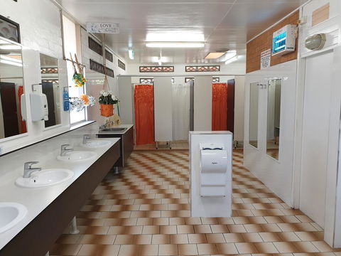 Jacaranda Holiday Park - Grafton Accommodation 1