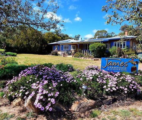 James Farmhouse - Grafton Accommodation 3