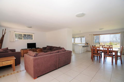 Jervis Bay Beachfront - Grafton Accommodation 3