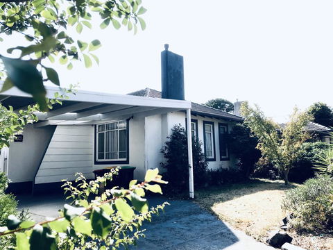 Jesson Crescent Dandenong Cozy House - Grafton Accommodation 2