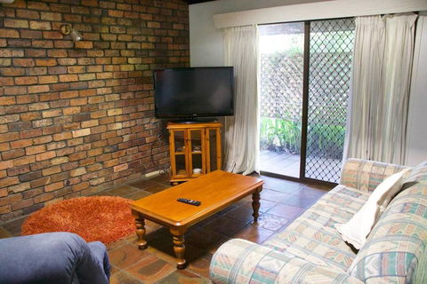 Junction Cottage - Grafton Accommodation 2