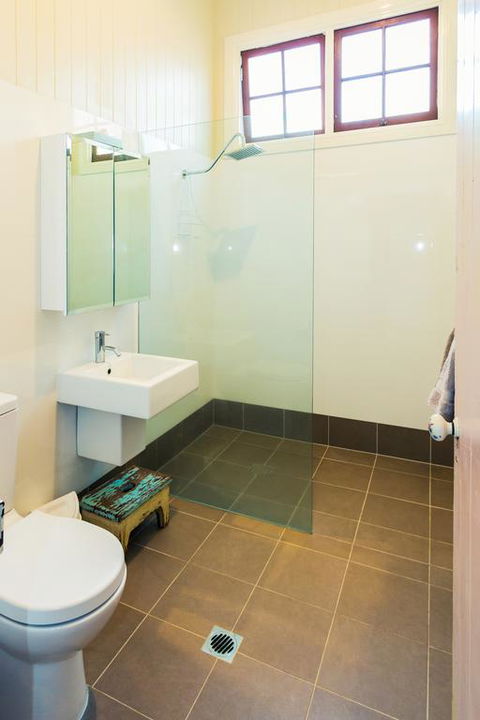 Kenilworth Cottage Barcaldine - Grafton Accommodation 3