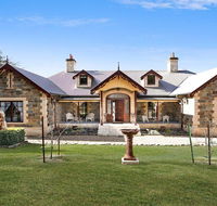 Kilburn - views as far as the eyes can see - Grafton Accommodation