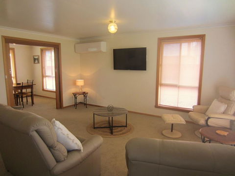 Kitty's Cottage - Grafton Accommodation 2