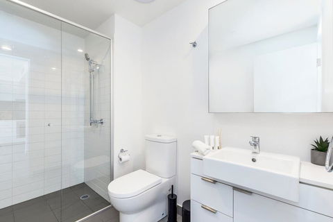 KOZYGURU FORTITUDE VALLEY AMAZING VIEW 2BED APT + FREE PARKING QFV010 - Grafton Accommodation 1