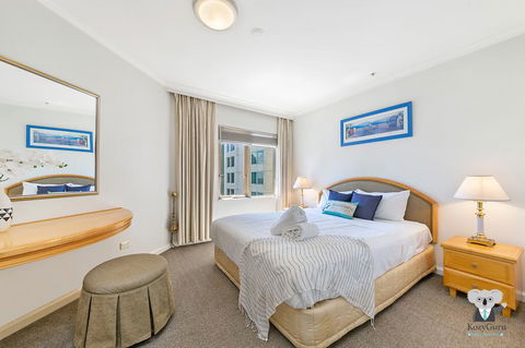 KOZYGURU THE ROCKS HARBOUR BRIDGE VIEW 1 BED APT SWIMMING POOL NTR098 - Grafton Accommodation 1