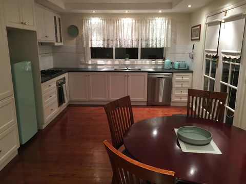 Ky Country Cottage - Grafton Accommodation 2