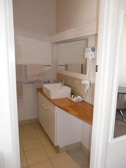 Lake Bolac Motel - Grafton Accommodation 2