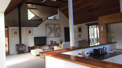 Lake Russell Luxury Retreat - Grafton Accommodation 2