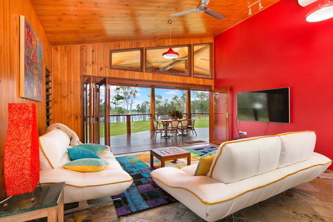 Lake Tinaroo Waterfrontage - Grafton Accommodation 0
