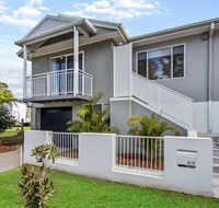 Lakefront Peace Apartments - Grafton Accommodation