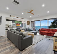 Lakeside Landing - Waterfront - Grafton Accommodation