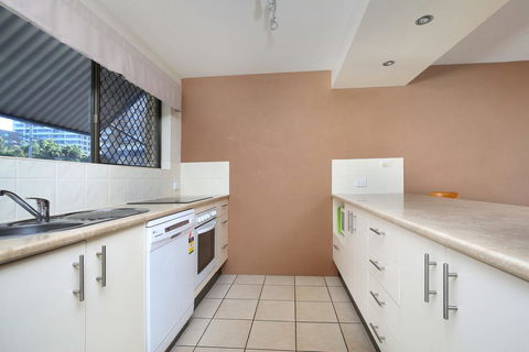 Levuka Unit 4, 14 Moreton Pde. Kings Beach - Grafton Accommodation 2