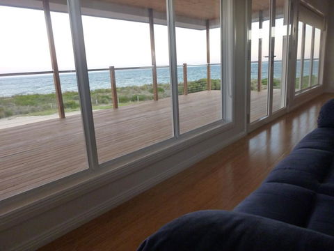 Lincoln View Holiday House - Grafton Accommodation 2