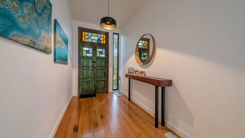 LUXURY BY THE SEA - CLOSE TO THE BEACH - Grafton Accommodation 1