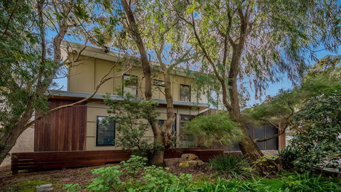 LUXURY BY THE SEA - CLOSE TO THE BEACH - Grafton Accommodation 0