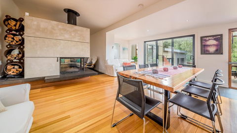 LUXURY BY THE SEA - CLOSE TO THE BEACH - Grafton Accommodation 2