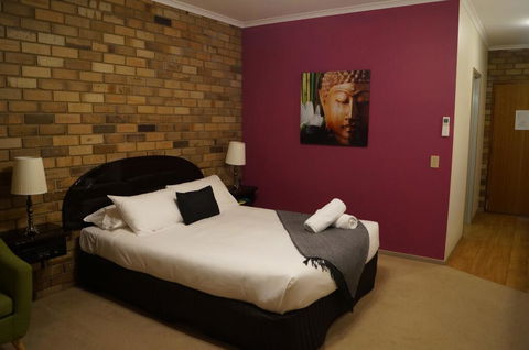 Magdala Motor Lodge & Lakeside Restaurant - Grafton Accommodation 2
