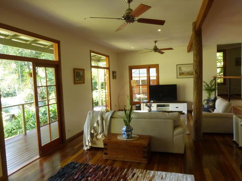 Magnolia Cottage - Grafton Accommodation 2