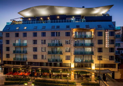 Majestic Roof Garden Hotel - Grafton Accommodation 2