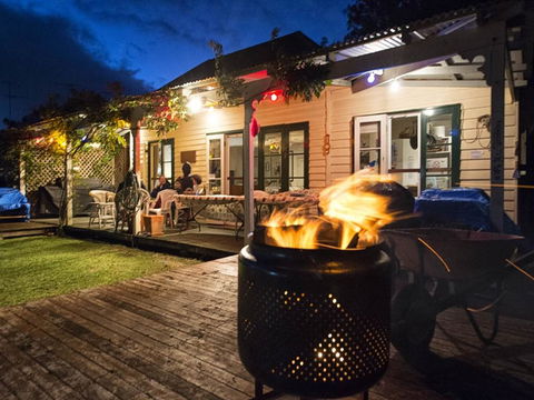 Mandurah Riverfront Holiday Rental - Grafton Accommodation 2