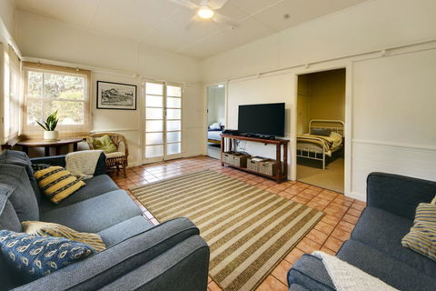 Mandy's Cottage South West Rocks (Pet Friendly) - Grafton Accommodation 3