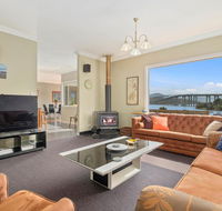 Manfield City Waterfront View Cottage - Grafton Accommodation