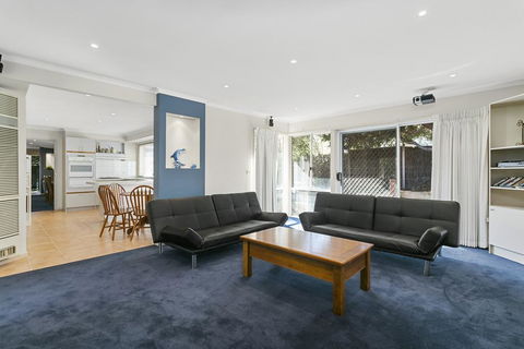 McCrae On The Beach - Right On The Magnificent Beach - Grafton Accommodation 3