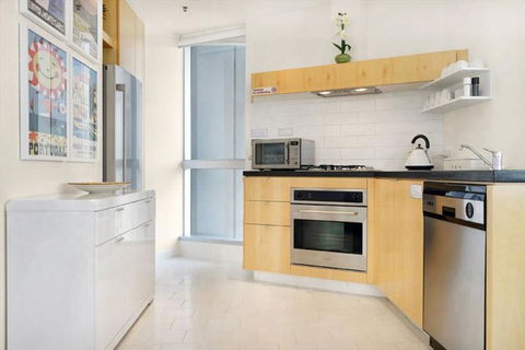 Melbourne Central - StayCentral - Grafton Accommodation 1