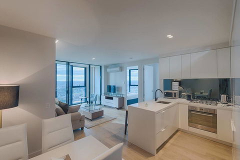 Melbourne Marvellous Sky High Apartment@Lighthouse - Grafton Accommodation 3