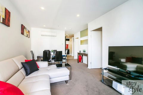 Melbourne Star - Grafton Accommodation 0