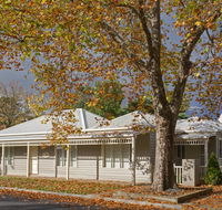 Mews Cottages - Grafton Accommodation