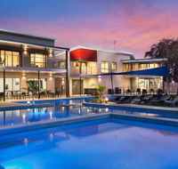 Middle Rock Holiday Resort - Grafton Accommodation