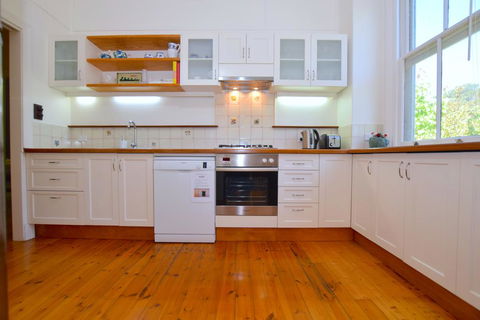Mintie Cottage On Leura Mall - Grafton Accommodation 2