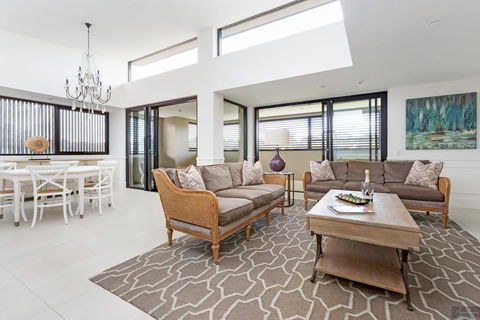 Miramare Gardens Boutique Accommodation - Grafton Accommodation 3