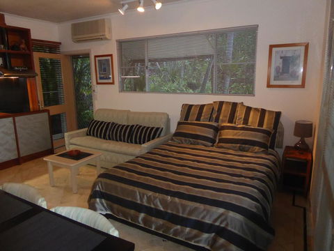 Montauk Rainforest Retreat - Grafton Accommodation 3