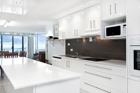 Monterey Lodge Unit 10, 27 Warne Terrace. Kings Beach - Grafton Accommodation 3