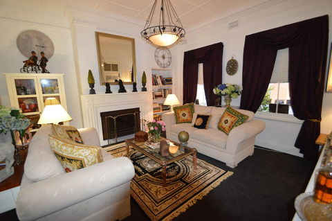 Montrose House - Grafton Accommodation 1