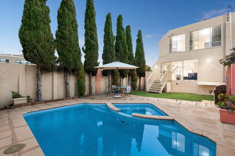 Mornington - Esplanade Escape - Grafton Accommodation 1
