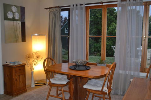 Mulberry Cottage Unique B&B Accommodation - Grafton Accommodation 3