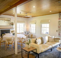 Myrtle Tree Lodge - Flowers Kangaroo Valley - Grafton Accommodation