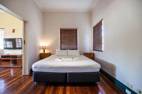 Captain Stirling Hotel - Grafton Accommodation 1