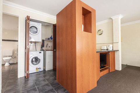 Subiaco Village 20 - Grafton Accommodation 10
