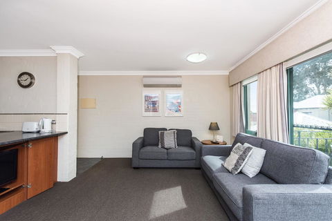 Subiaco Village 20 - Grafton Accommodation 4