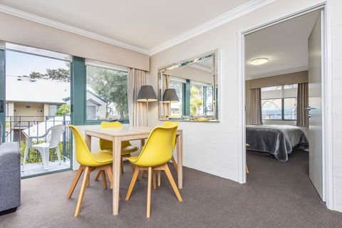 Subiaco Village 20 - Grafton Accommodation 3