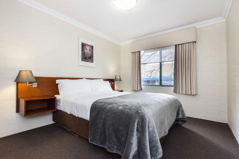 Subiaco Village 20 - Grafton Accommodation 11